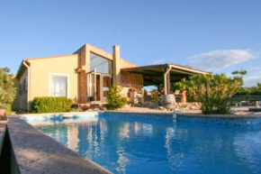 Hill-top haven with private pool and endless views